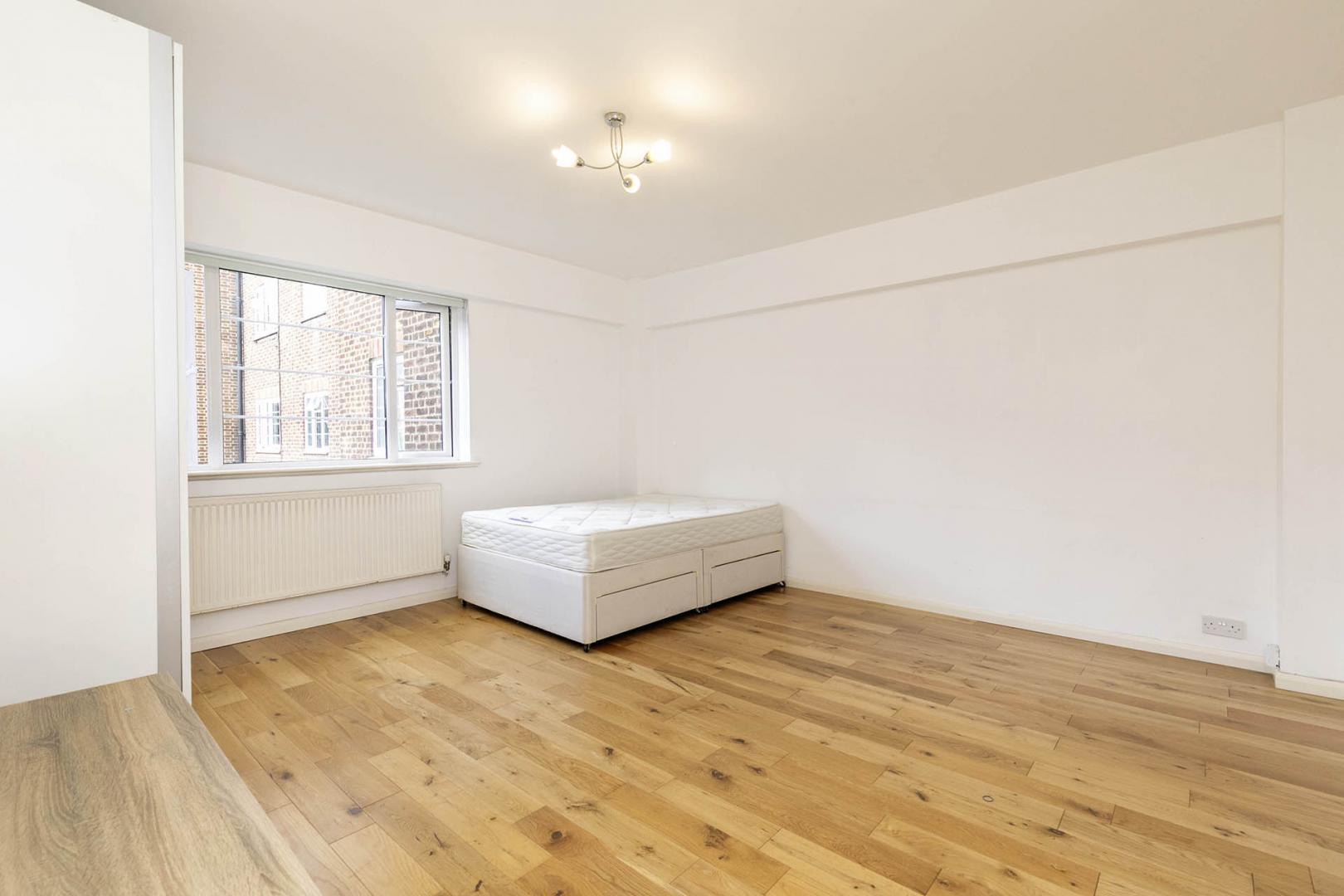 			Studio Apartment, 1 bath, 1 reception Flat			 Embassy House, West End Lane, West Hampstead